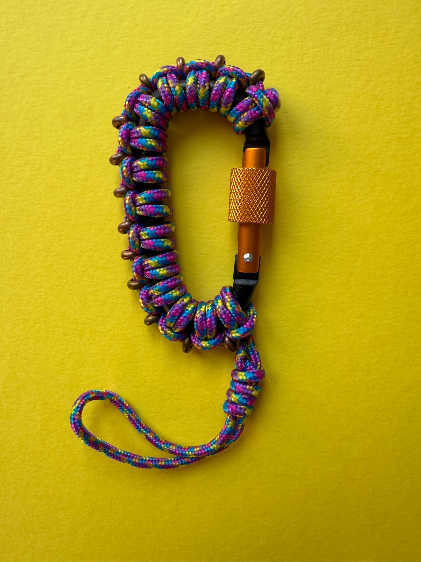 Paracord carabiner charm workshop