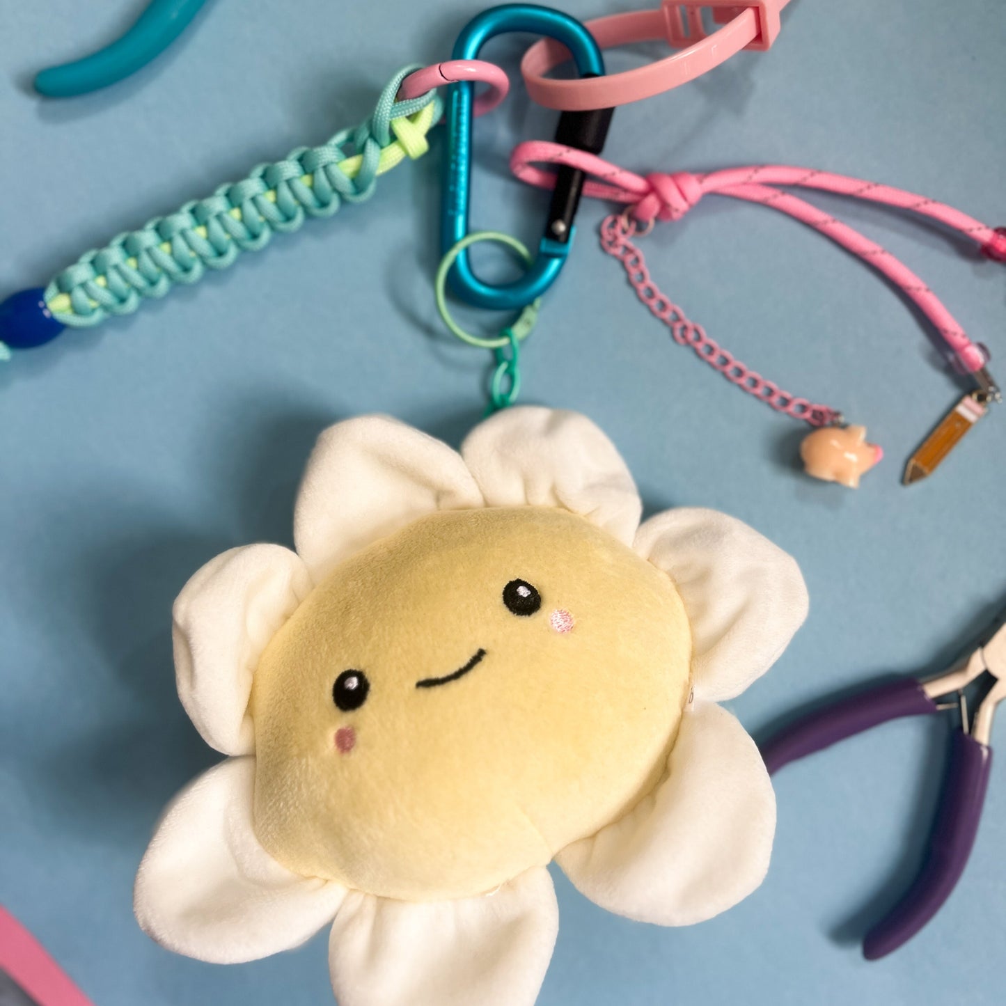 Bag charm and keyring big daisy flower