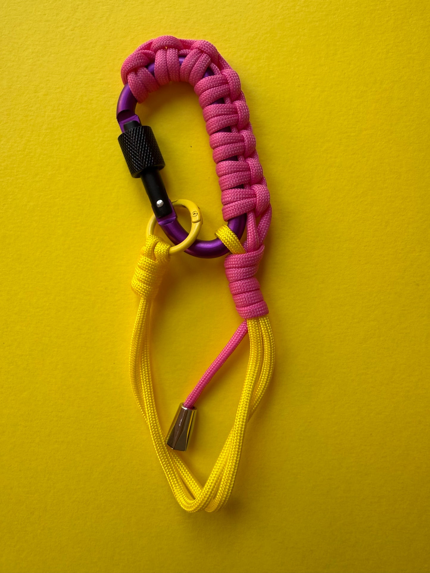 Paracord carabiner charm workshop