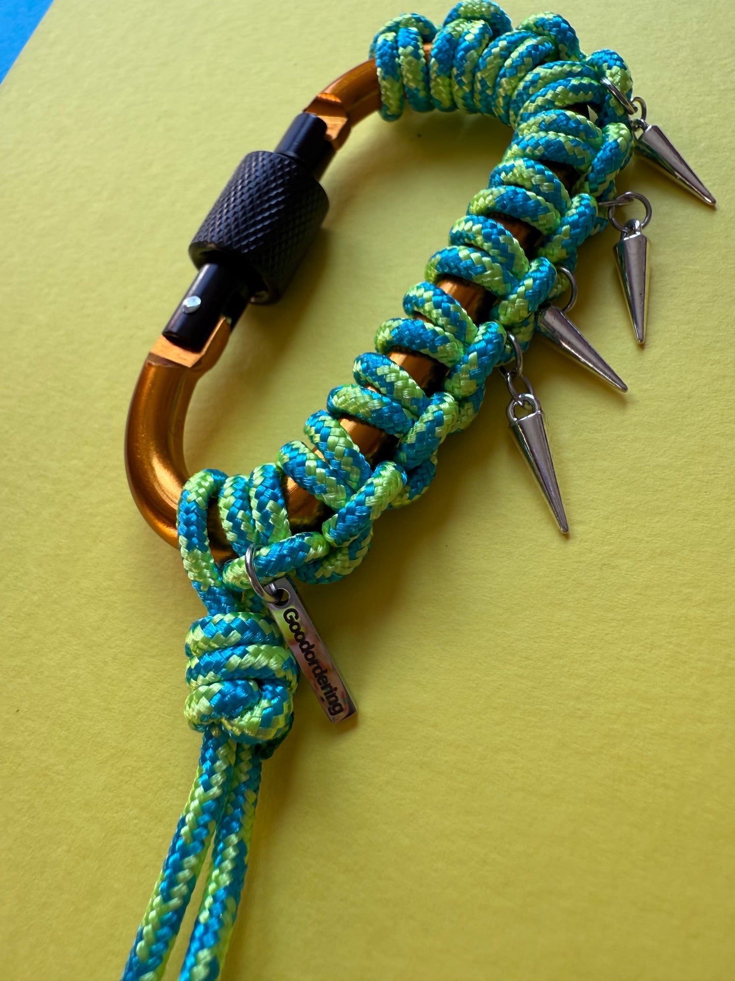 Paracord carabiner charm workshop
